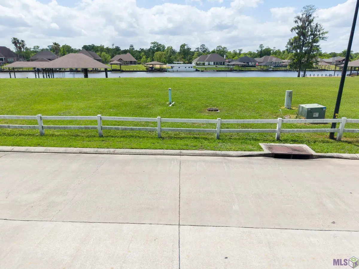 11349 Home Port Dr (asc), Maurepas, LA 70449 - #1