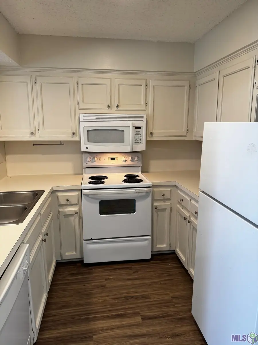 5131 Nicholson Dr #B8, Baton Rouge, LA 70820 - #3