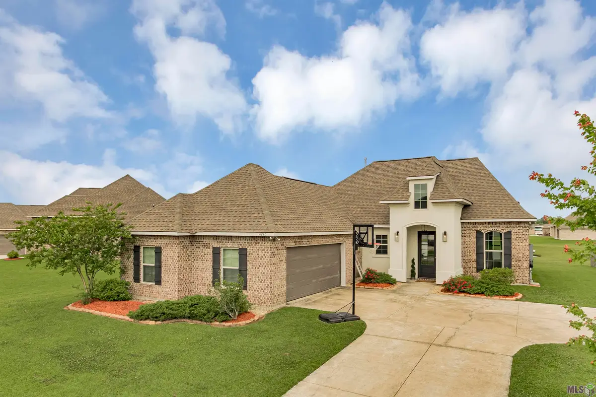 4640 Longwood Dr, Addis, LA 70710 - #1