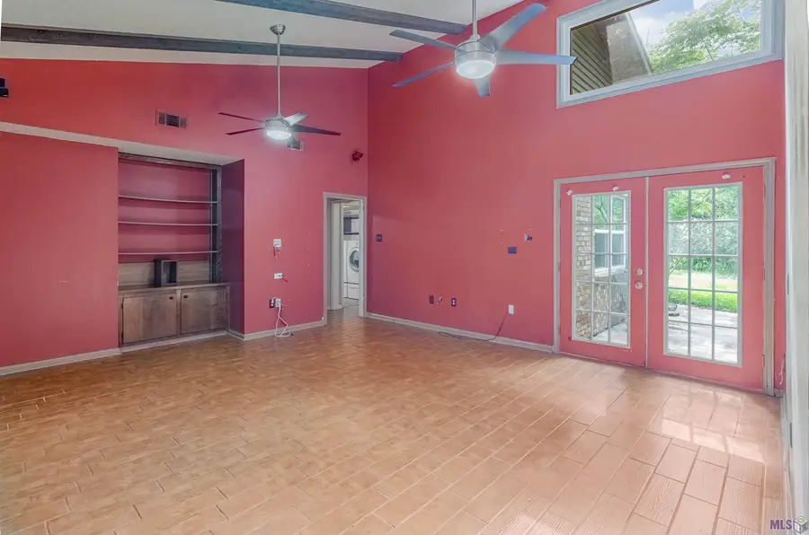 1124 Woodhue Dr, Baton Rouge, LA 70810 - #2
