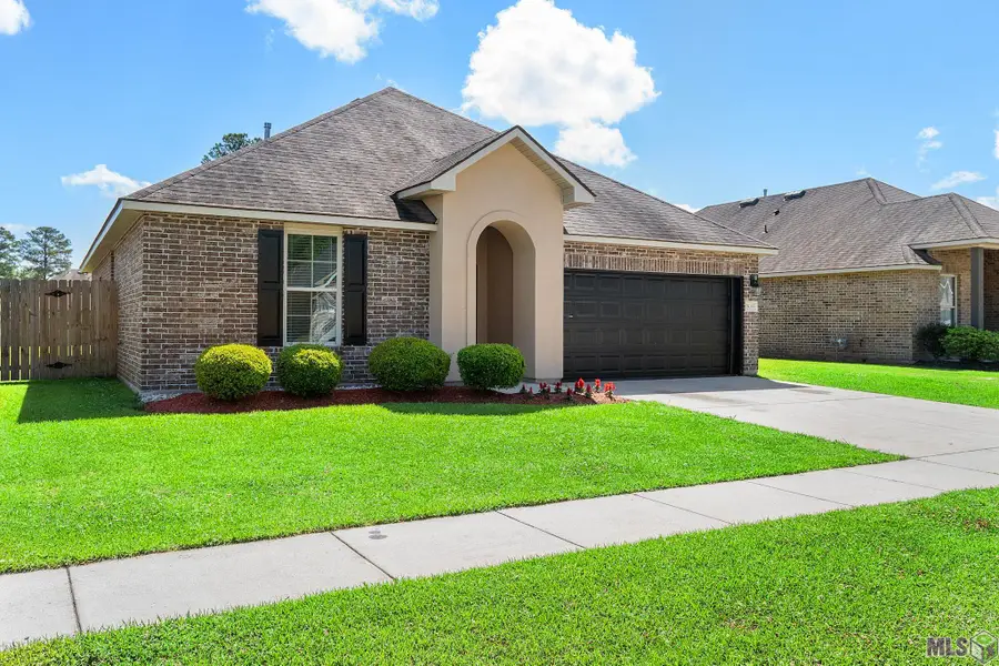 39363 Legacy Lake Dr, Gonzales, LA 70737 - #2