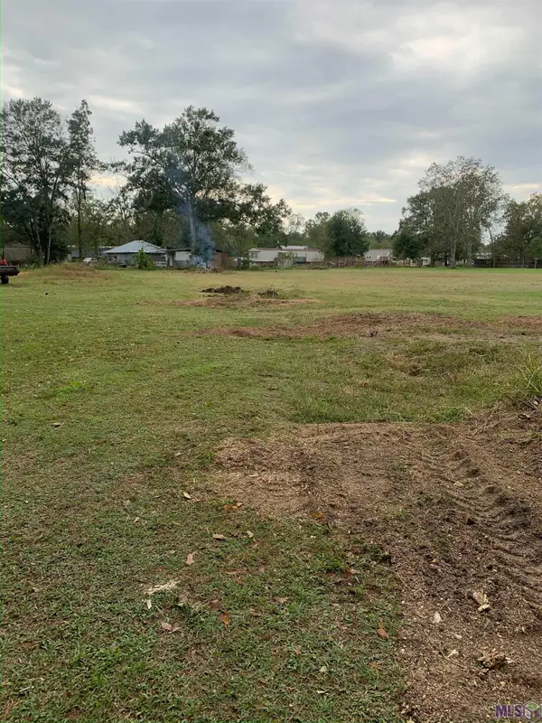 8407 Pertuis Rd, St. Amant, LA 70774