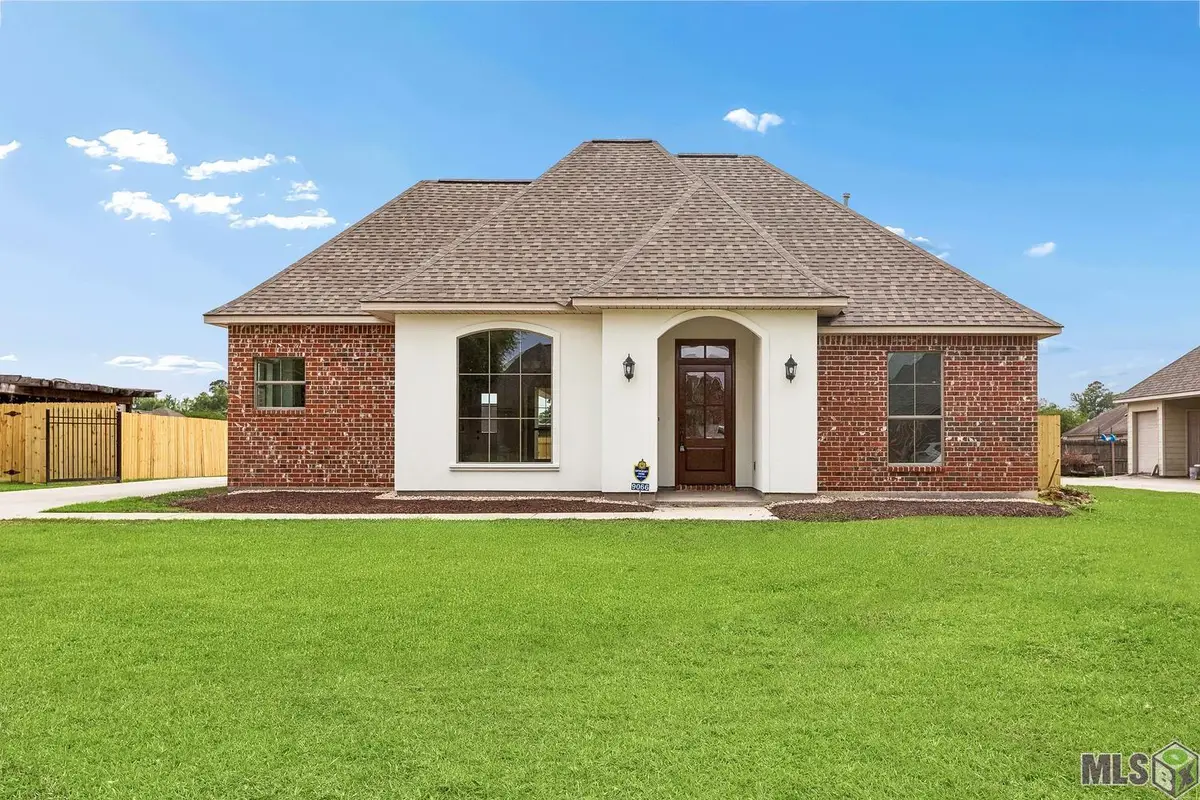 9066 Willow Point Dr, Denham Springs, LA 70726 - #1
