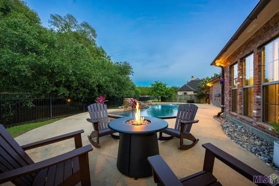 19437 Point O' Woods Ct, Baton Rouge, LA 70809 - #3
