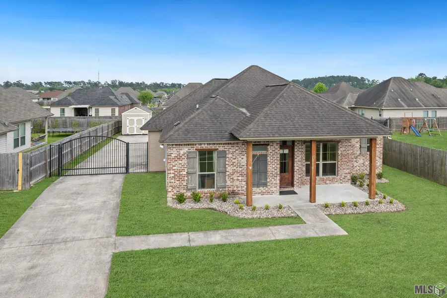 28274 Lake Bruin Dr, Livingston, LA 70754 - #2