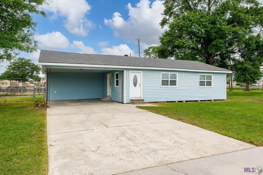 305 S Nickens Ave, Gonzales, LA 70737 - #2