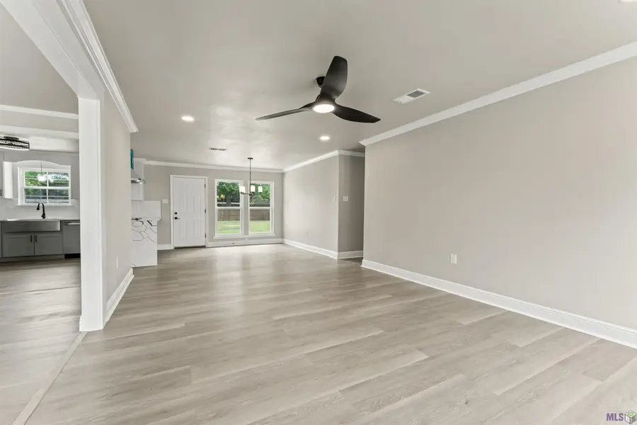 1635 Outrigger Dr, Baton Rouge, LA 70816 - #2