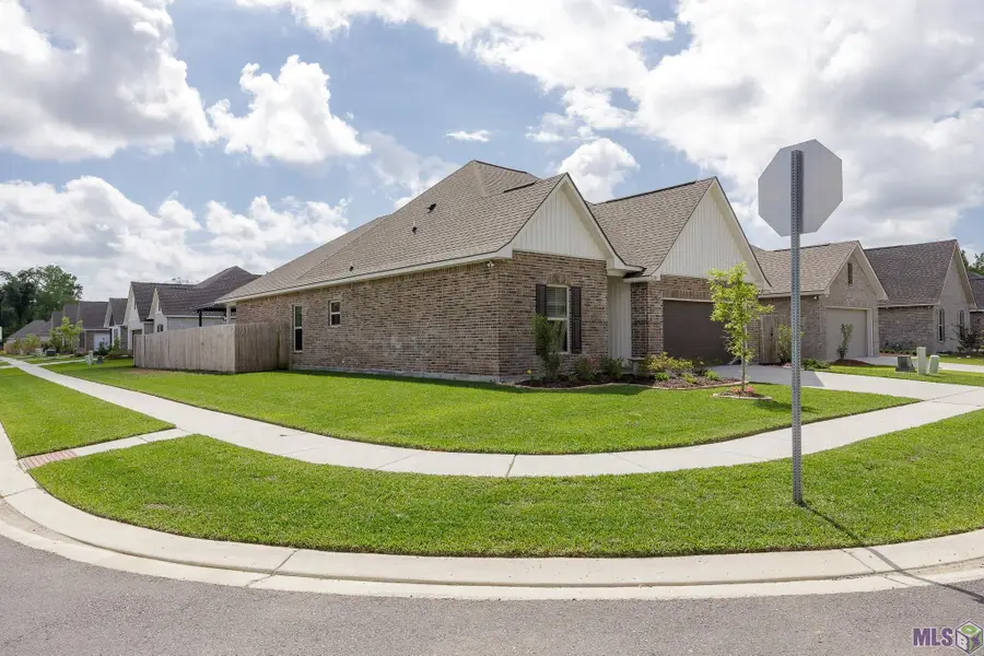 13138 Ducks Landing St, Gonzales, LA 70737 - #2