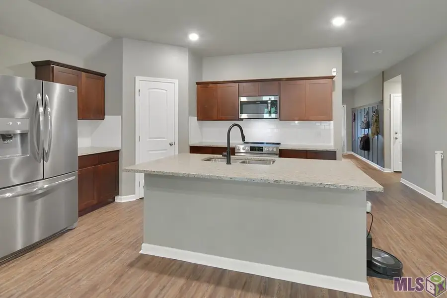30891 Clearview Ct, Denham Springs, LA 70726 - #3