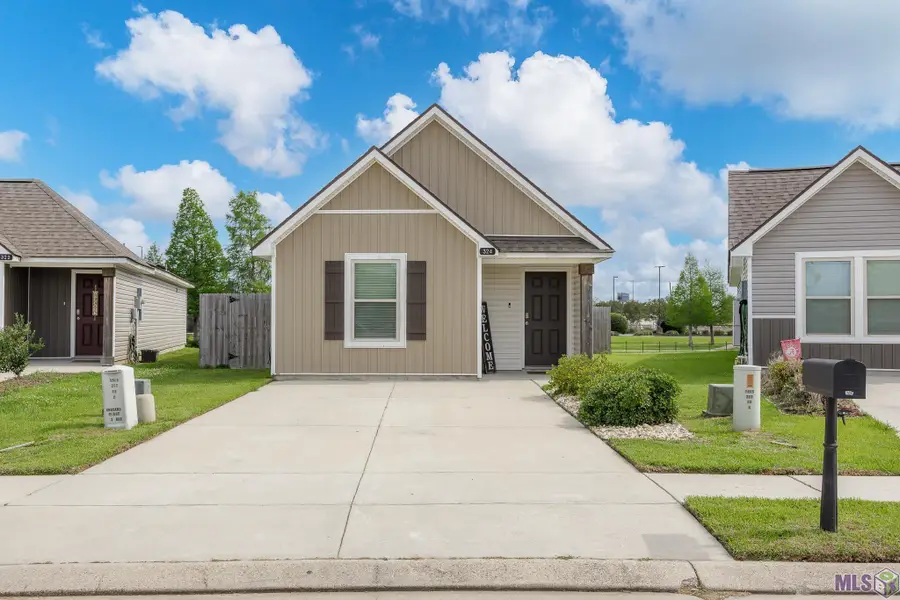 324 S Iberville Ave, Gonzales, LA 70737 - #2