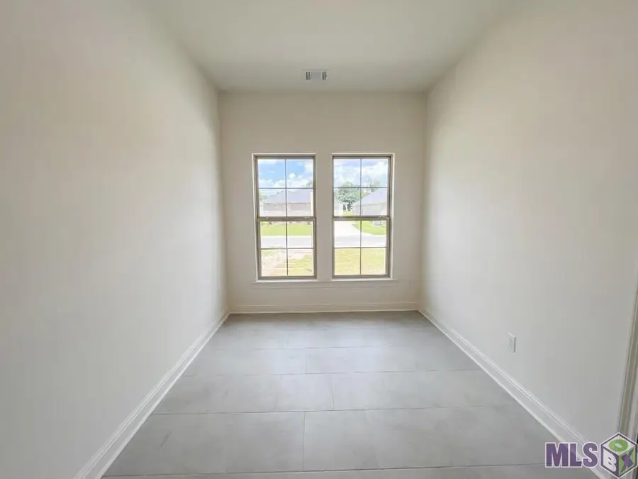 10663 Deric Ave, Denham Springs, LA 70726 - #2