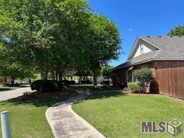 4000 Lake Beau Pre #18, Baton Rouge, LA 70820