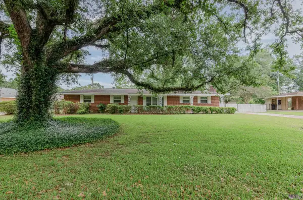 6674 Thelmadale Dr, Central, LA 70739