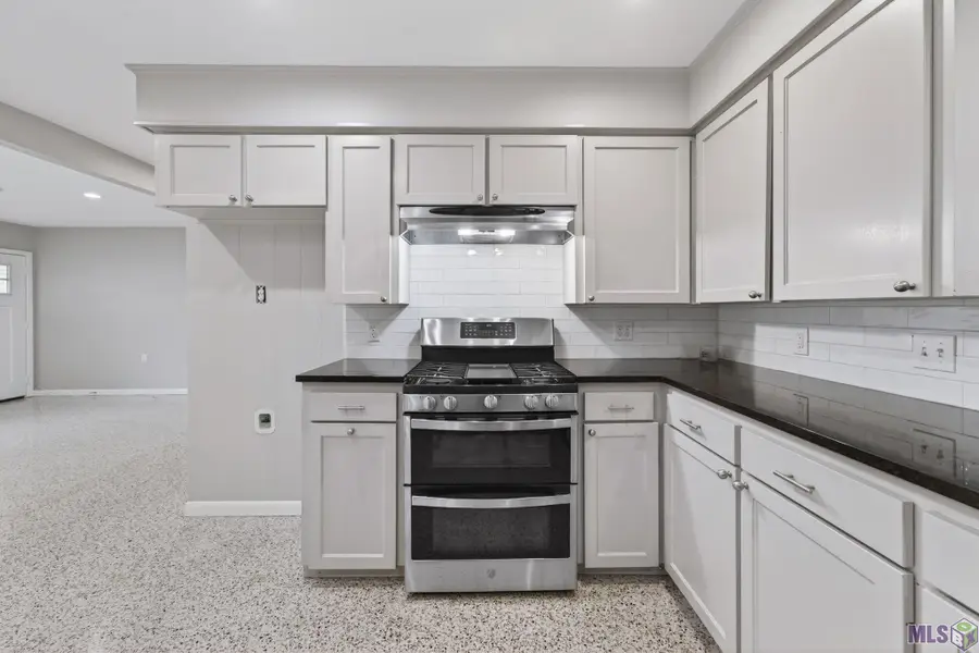 4835 Newell St, Zachary, LA 70791 - #3