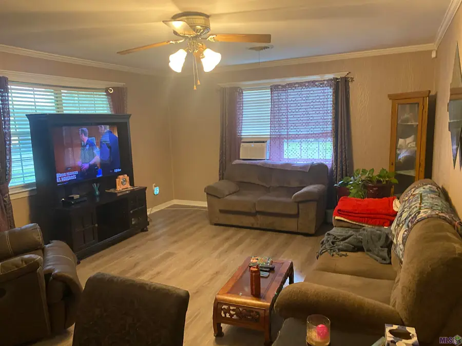 13557 W Leon St, Gonzales, LA 70737 - #2