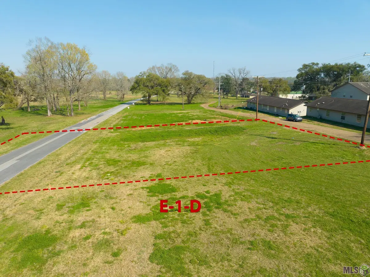 9756 West Feliciana Pkwy, Saint Francisville, LA 70775 - #1