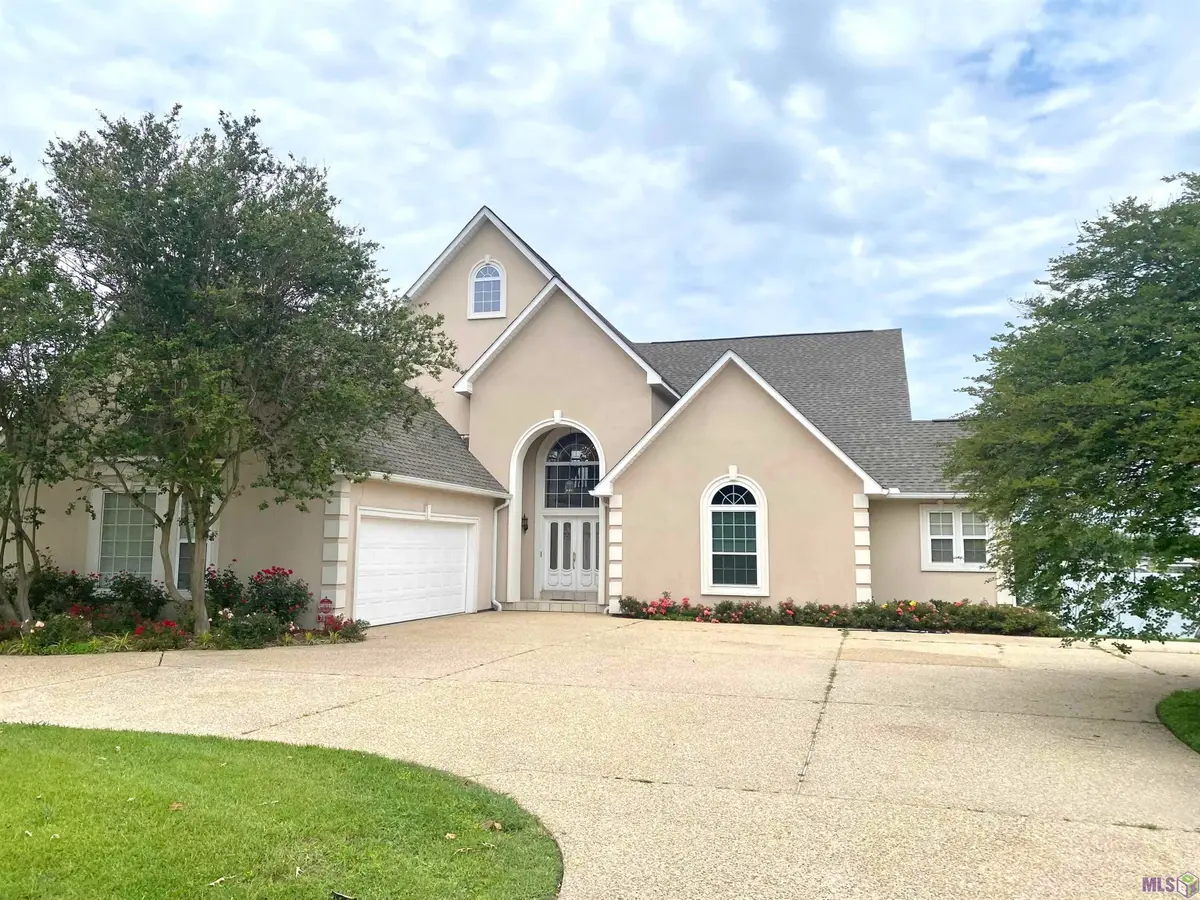 7512 False River Rd, Oscar, LA 70762 - #1