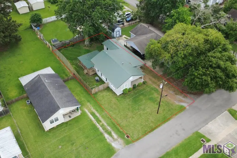 130 4th St, Port Allen, LA 70767 - #2