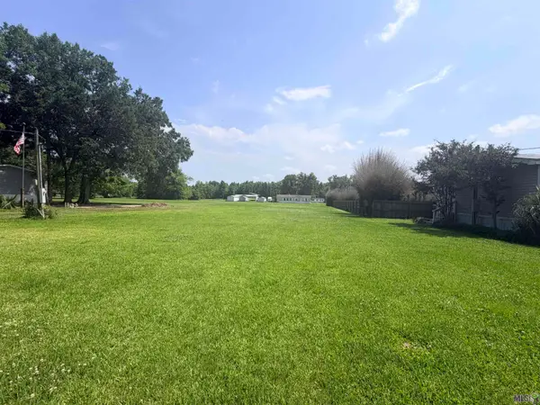 37545 New River Canal Rd, Geismar, LA 70734