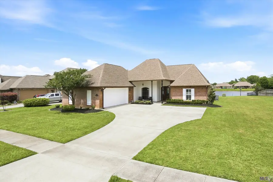 13383 Williamsburg Dr, Walker, LA 70785 - #3