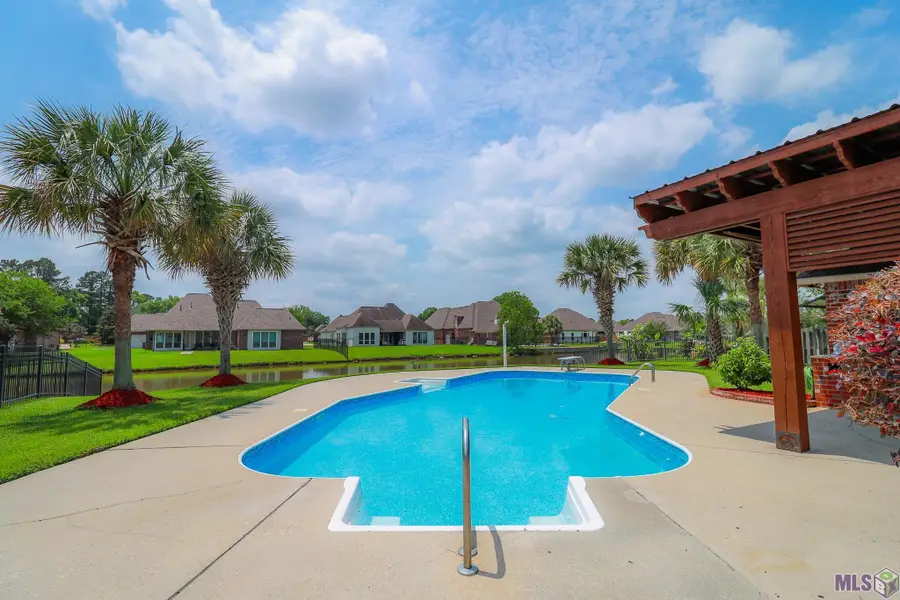 18436 Lake Stream Dr, Greenwell Springs, LA 70739 - #2