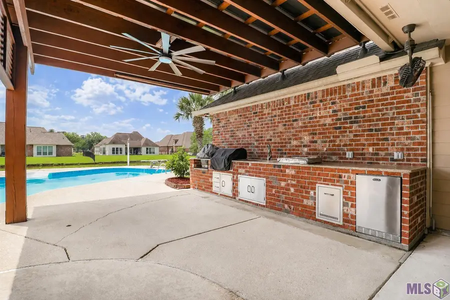 18436 Lake Stream Dr, Greenwell Springs, LA 70739 - #3
