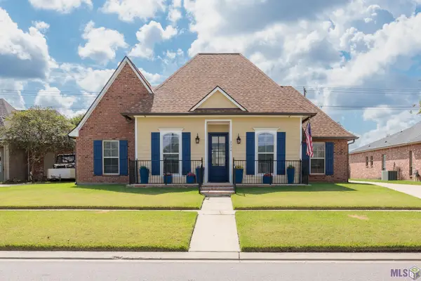 2034 Pointe South Dr, Zachary, LA 70791