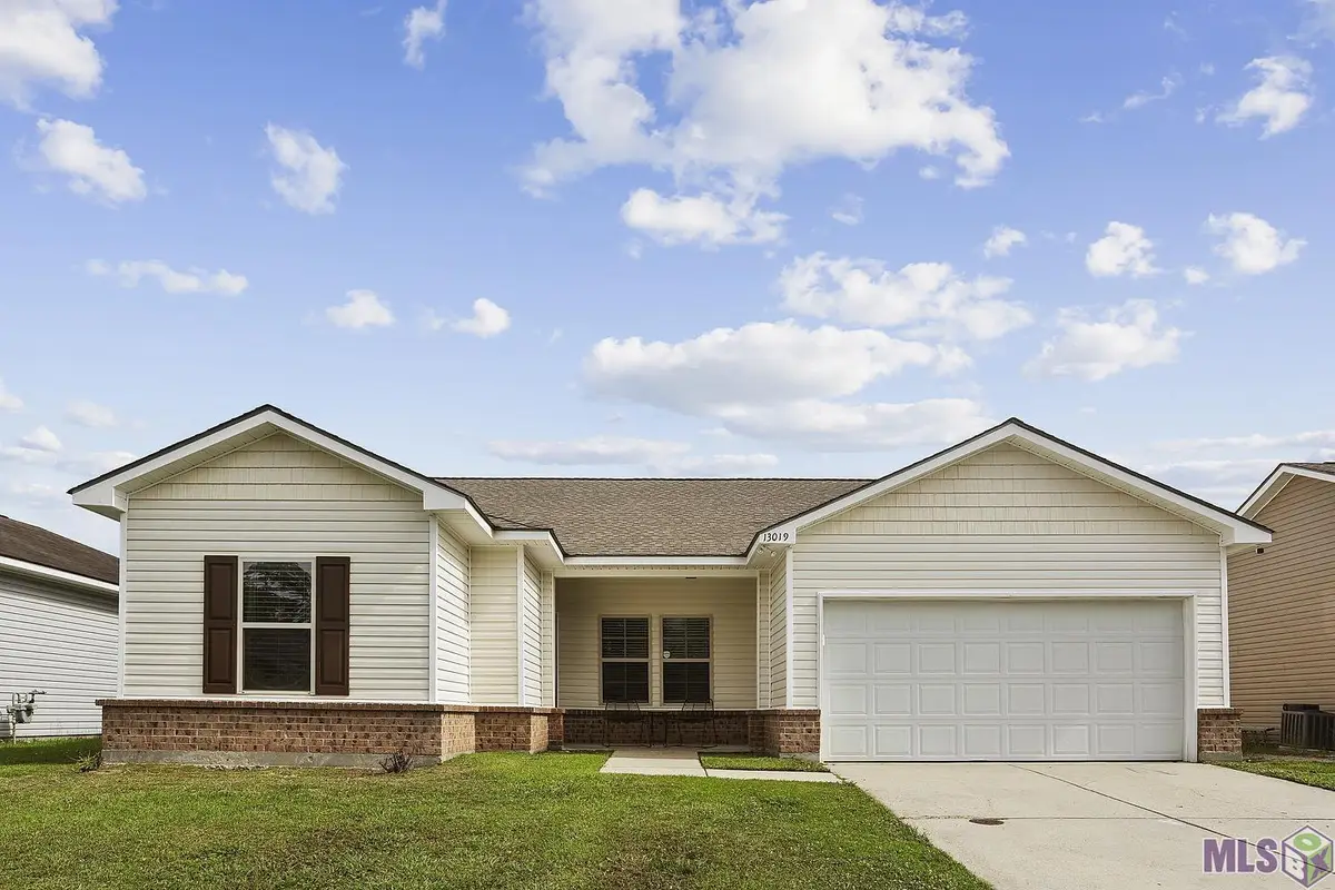 13019 Vermillion Dr, Denham Springs, LA 70726 - #1