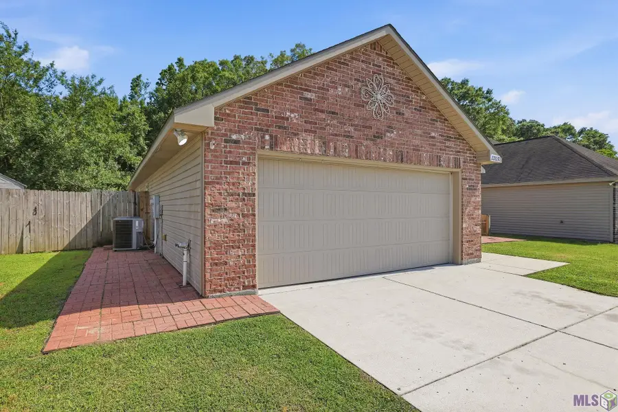 22830 Citation Dr, Denham Springs, LA 70726 - #3