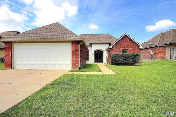 31025 Lake Spring Dr, Walker, LA 70785