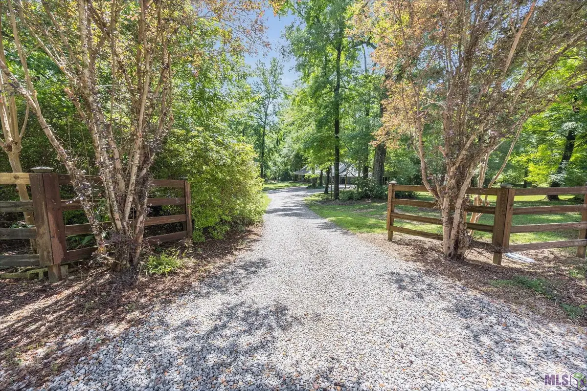 7000 Barrow Creek Dr, Saint Francisville, LA 70775 - #1