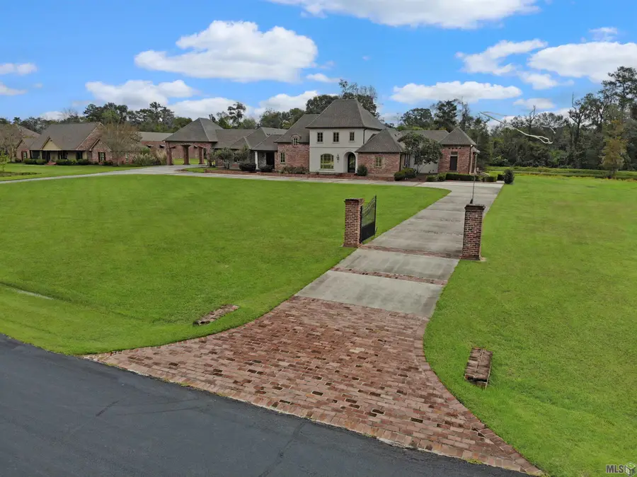 21340 Stone Bridge Ct, Denham Springs, LA 70726 - #2