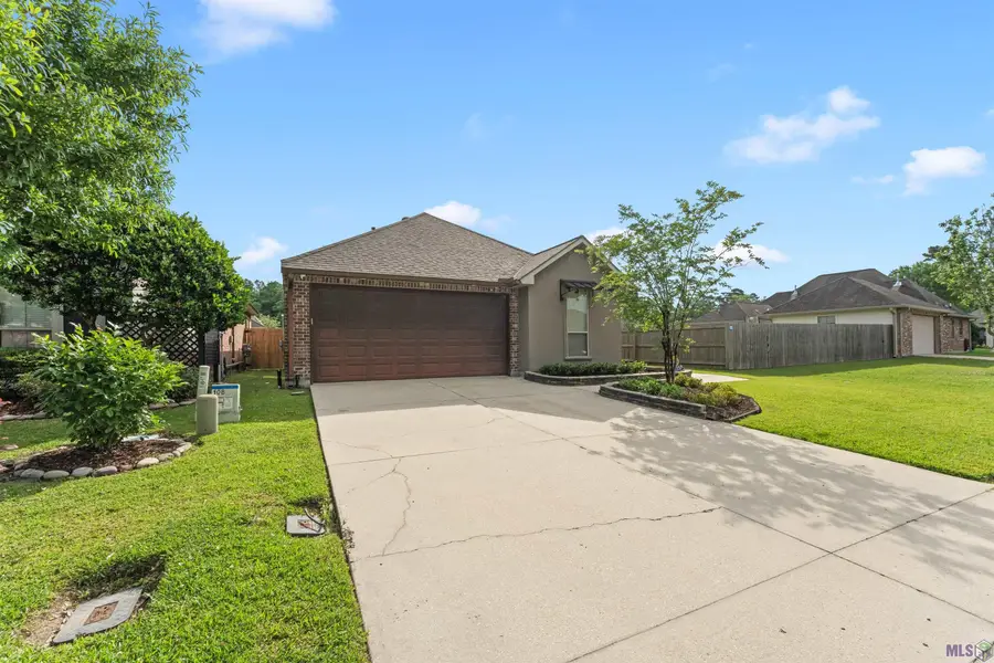 25368 Lake George Dr, Denham Springs, LA 70726 - #2