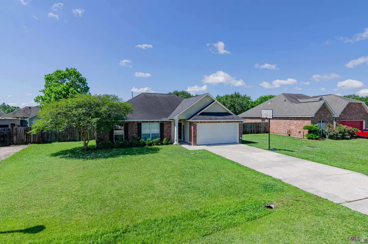 9890 Asheville Dr, Denham Springs, LA 70706 - #1