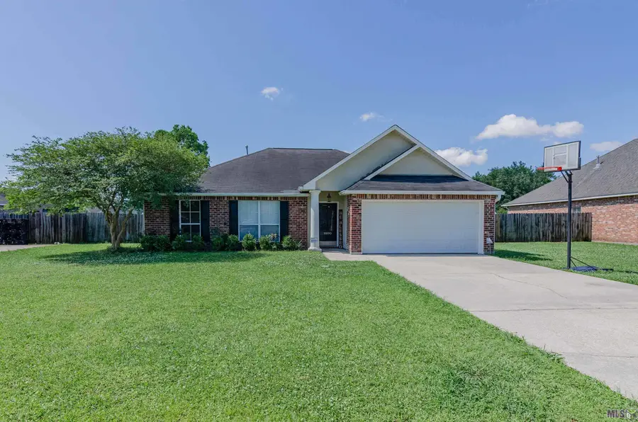 9890 Asheville Dr, Denham Springs, LA 70706 - #2