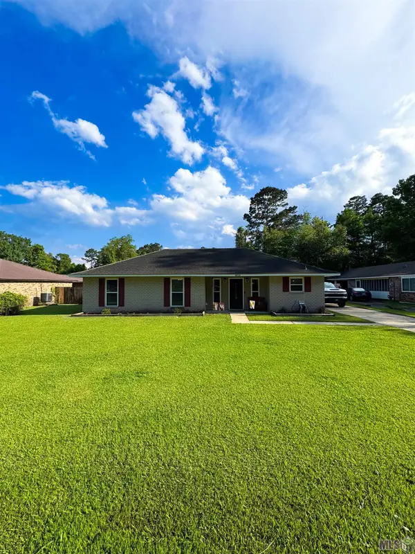 8994 Cedar Springs Ave, Denham Springs, LA 70726