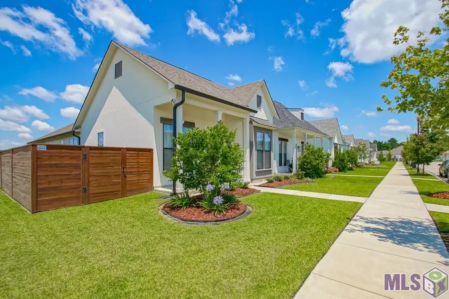 10106 Grayton Dr, Central, LA 70818 - #2