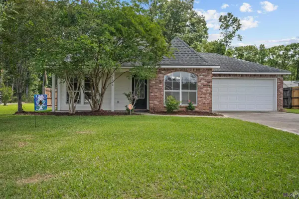 35038 Napoleon Dr, Denham Springs, LA 70706