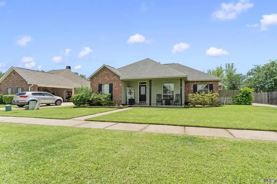 1300 Buffalo Hollow Ct, Zachary, LA 70791 - #2