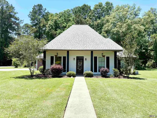 29407 Preston Pointe Dr, Livingston, LA 70754