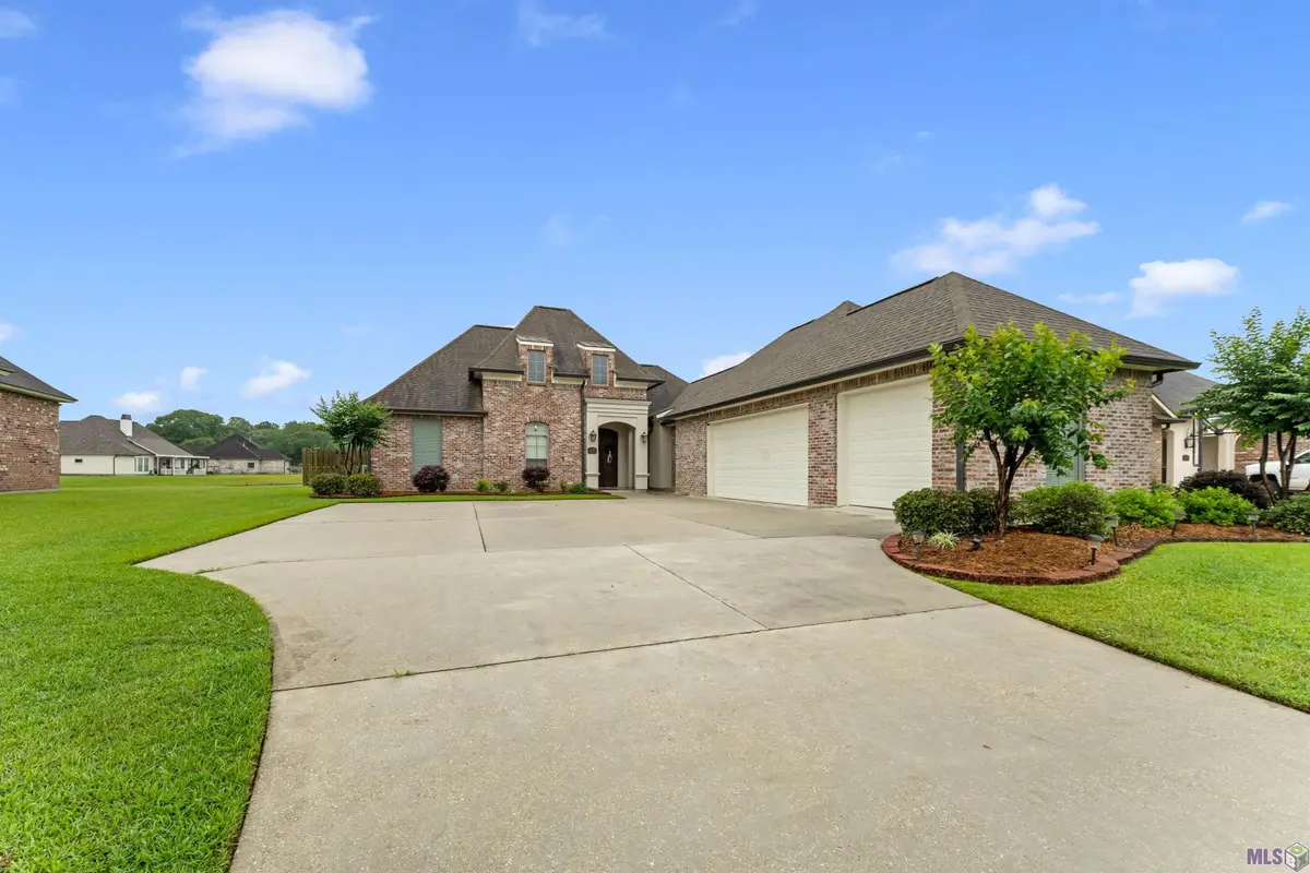 16072 Greenstone Ave, Pride, LA 70770 - #1