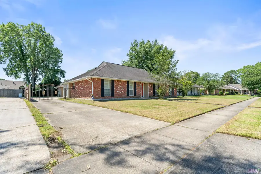 15342 Woodwick Ave, Baton Rouge, LA 70816 - #2