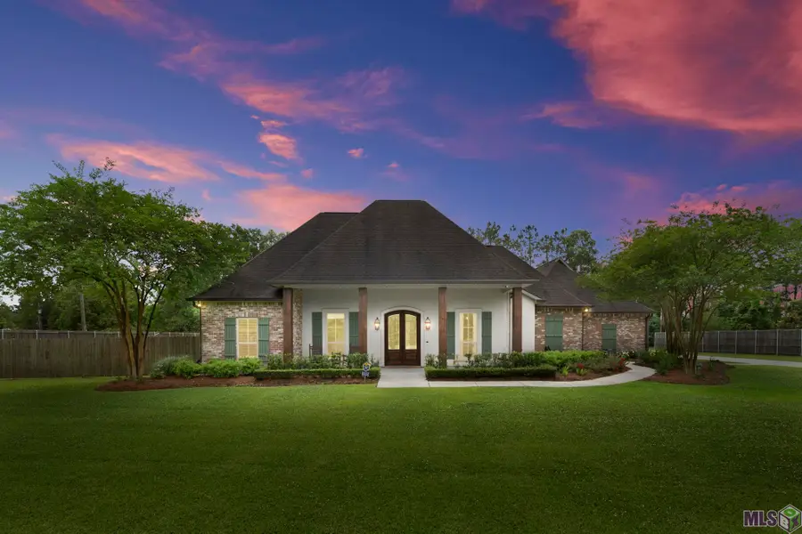 8242 Wildwood Dr, Denham Springs, LA 70706 - #2