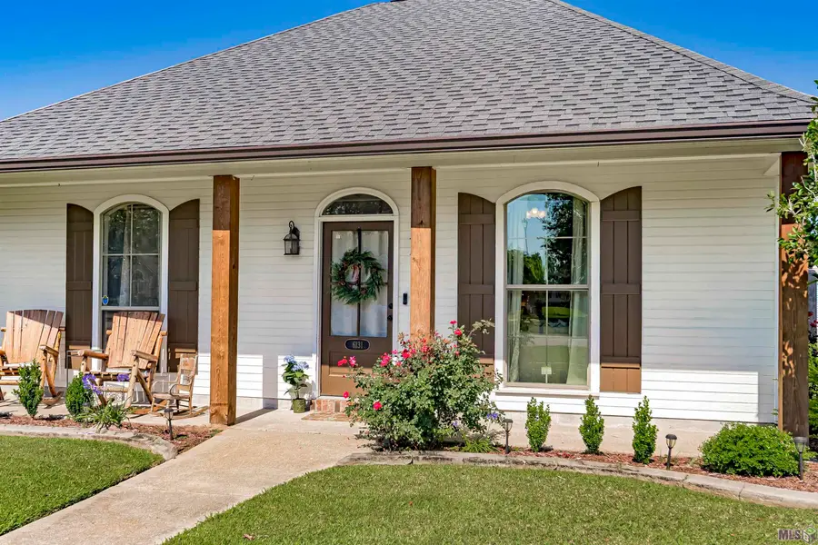 6131 Windwood Dr, Zachary, LA 70791 - #2