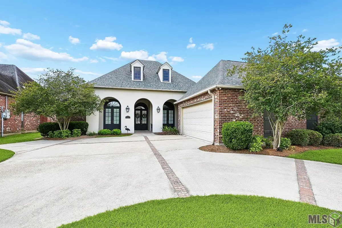 18433 Lake Harbor Ln, Prairieville, LA 70769 - #1