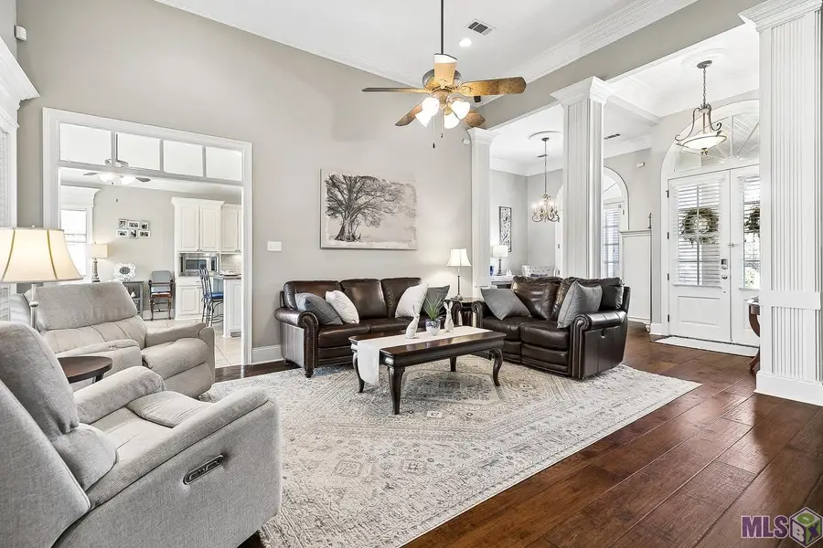 18433 Lake Harbor Ln, Prairieville, LA 70769 - #2