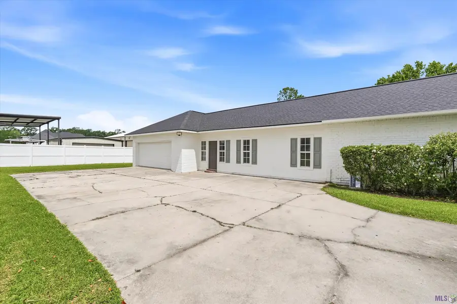 14377 Lazy Oaks Dr, Gonzales, LA 70737 - #2