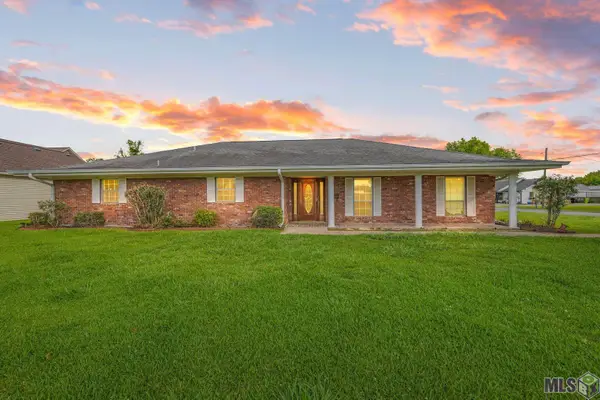 1413 St Charles St, Breaux Bridge, LA 70517