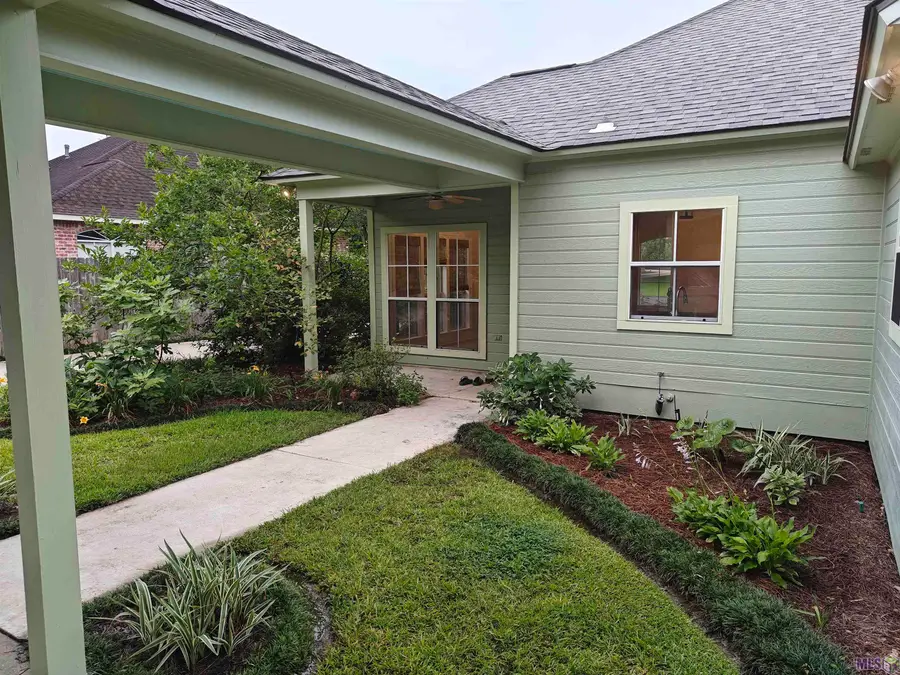 18476 Lake Camellia Ave, Baton Rouge, LA 70817 - #2