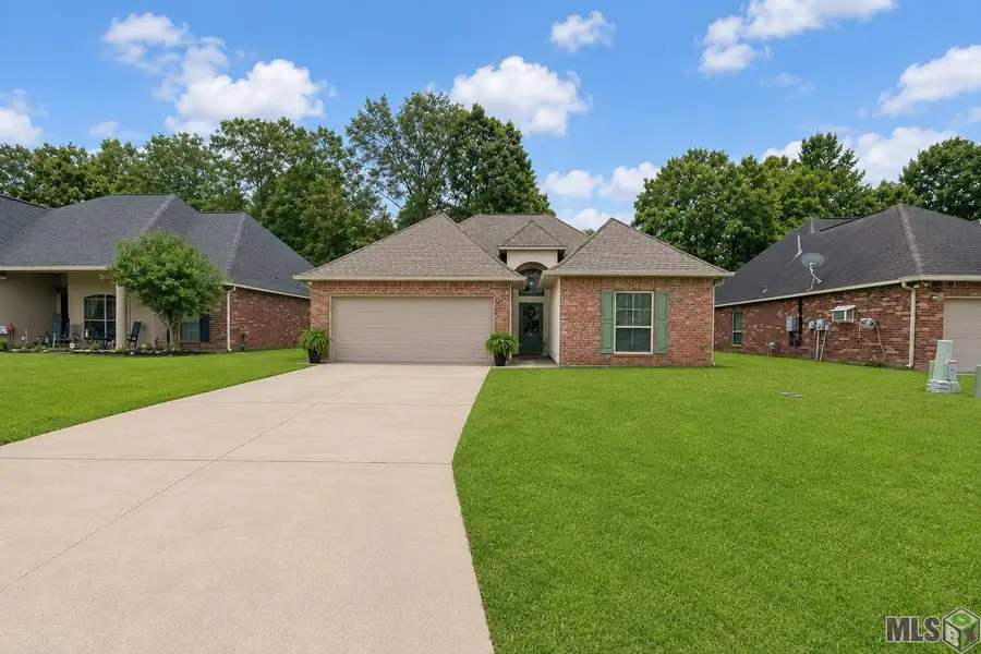 10130 Angela Dr, Denham Springs, LA 70706 - #2